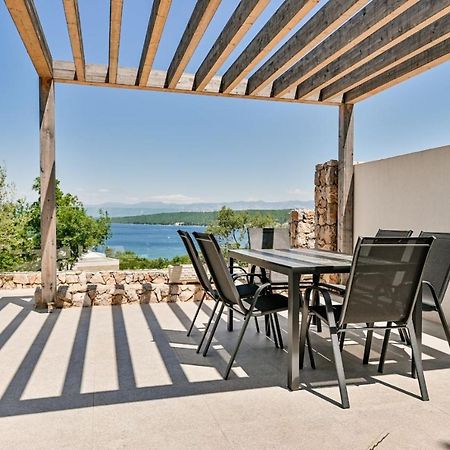 Apartment Flori With Sea View Malinska Dış mekan fotoğraf